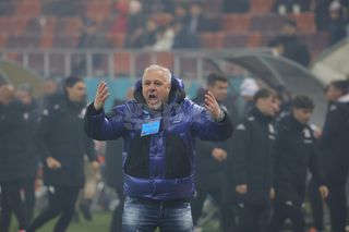 Răsturnare de situație! Marius Șumudică a dat vestea despre viitorul său la Rapid: „Am avut discuții cu acționarii”