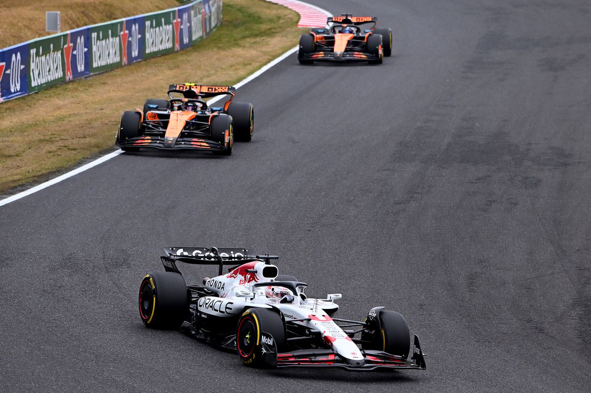 Max Verstappen a câștigat Marele Premiu de Formula 1 al Japoniei! Clasamentul complet de la Suzuka + ierarhia piloților și a constructorilor
