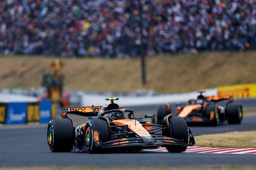 Lando Norris și Oscar Piastri, piloții McLaren, la Suzuka/ foto: Imago Images