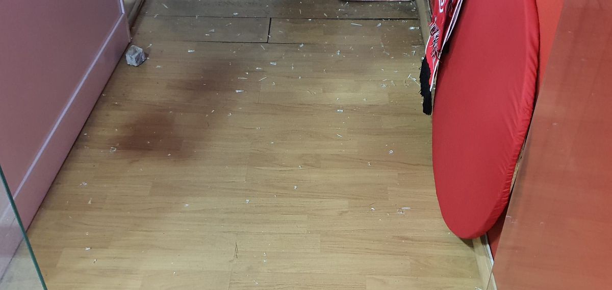 Sediile Benfica, atacate de huligani