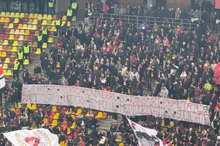 Toate mesajele galeriilor la Rapid - Dinamo: derapaj rasist și atacuri în valuri la adresa conducerii