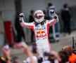 Probleme interne la Ferrari?! Lewis Hamilton surprinde: „Există un deficit între cele două părți ale garajului”