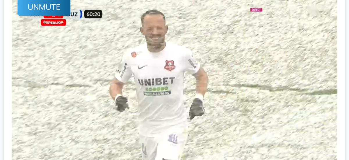 Imaginile lunii în Superliga » Jucătorul i-a luat lopata din mână și a început să sprinteze