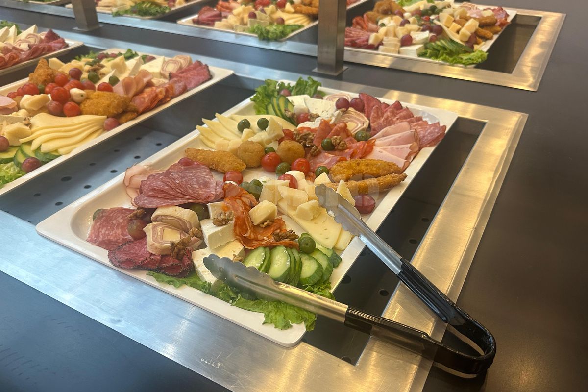 Cum arată meniurile din zona VIP înainte de Rapid - Dinamo