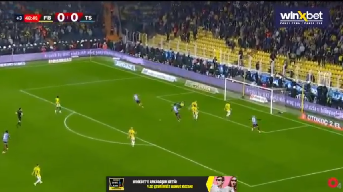 Denis Drăguș a „spart gheața” în 2025 » Cum a marcat în poarta lui Fenerbahce, cu Mourinho pe margine