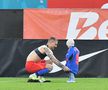 Daniel Bîrligea i-a dat tricoul unui copil, după FCSB - U Cluj, foto: Cristi Preda