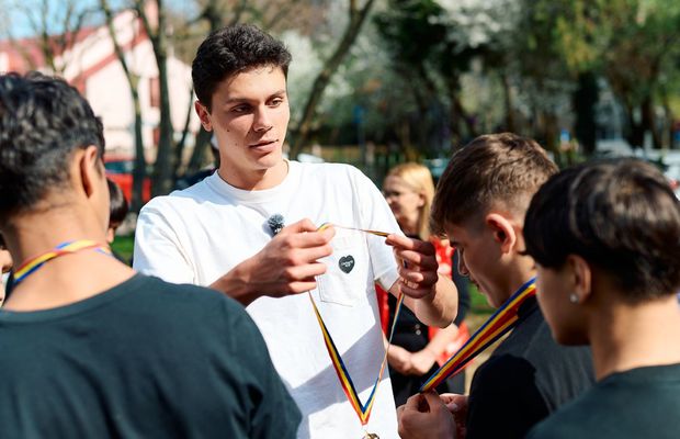 David Popovici și-a atins obiectivul în campania în care și-a propus să strângă 50.000 de euro pentru 12 adolescenți: „Recunoștință sinceră”