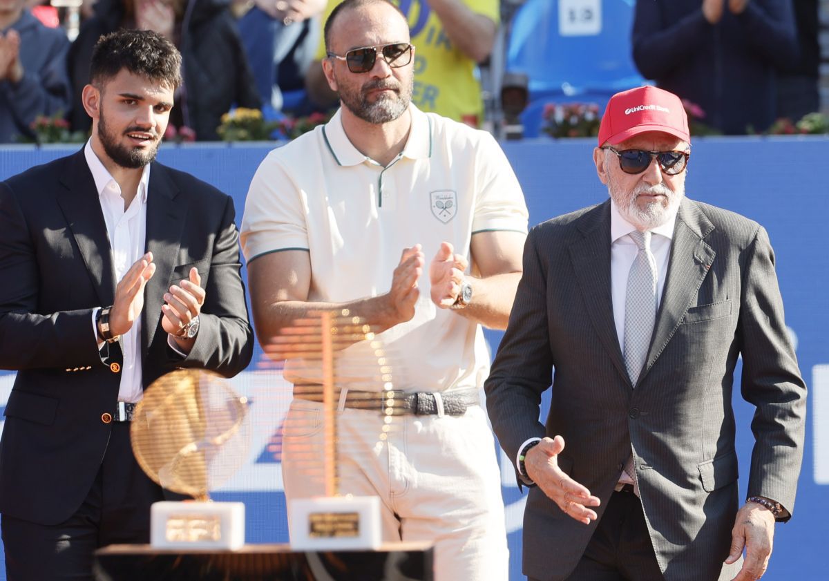 „Vorbesc în engleză, ne urmăresc 110 țări” » Fiul lui Ion Țiriac, discurs neașteptat după finala turneului de la București: „Chiar dacă ești din Iran, Israel, SUA...”