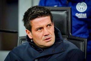 „Un gând pentru Mircea Lucescu?” » Conferința lui Chivu a fost despre viață, nu doar despre fotbal!