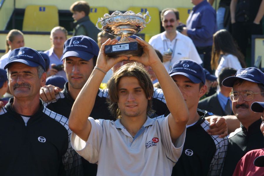 David Ferrer, campion în turneul ATP de la București în 2002 Foto: GSP Țiriac Open, turneul premierelor » 8 jucători au cucerit la București întâiul trofeu al carierei, inclusiv un viitor număr 3 mondial