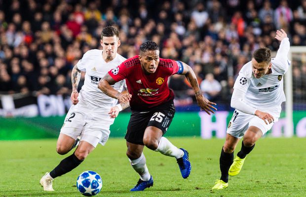 Fostul campion din Premier League a semnat cu Wythenshawe FC