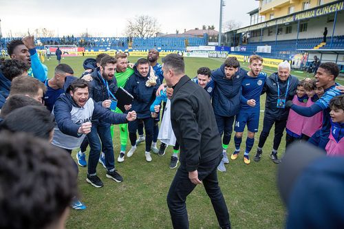 Antrenor principal la Metaloglobus este acum Florin Bratu // foto: Facebook @ Metaloglobus București