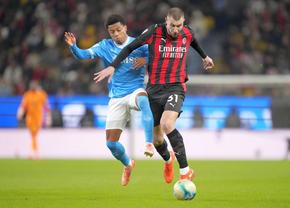 Napoli - AC Milan: Chivu stă cu ochii pe derby-ul din Serie A
