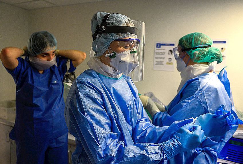 Medicii din întreaga lume se luptă cu pandemia de COVID-19 // FOTO; Guliver/GettyImages
