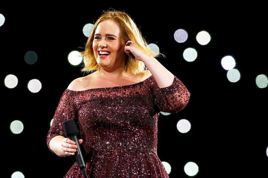 Adele cântărește cât de mult acum?