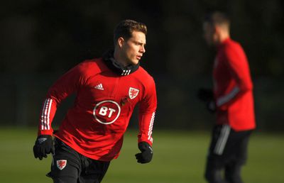 Bizara poveste a lui James Lawrence, internaţionalul galez de care nu auzise nimeni pentru că s-a născut într-o lună nepotrivită