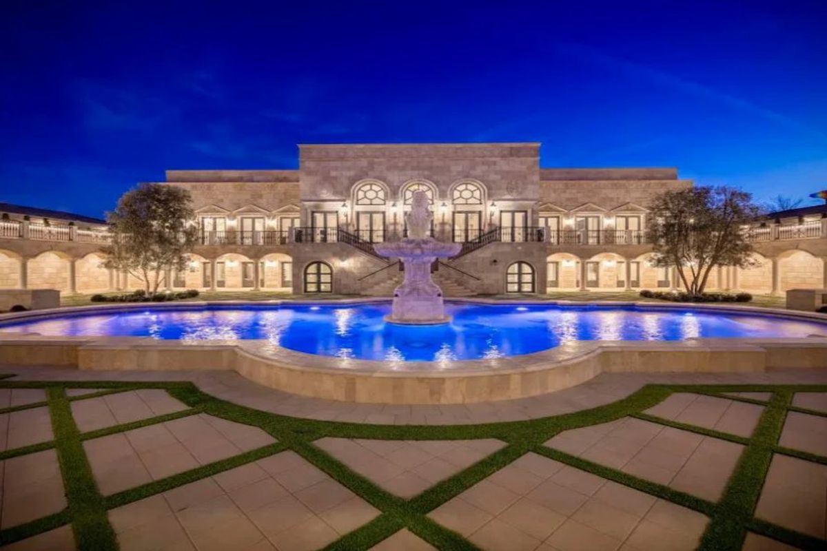 Floyd Mayweather i-a interzis logodnicei să mai intre în casă! Motivul pentru care dansatoarea s-a mutat într-un apartament