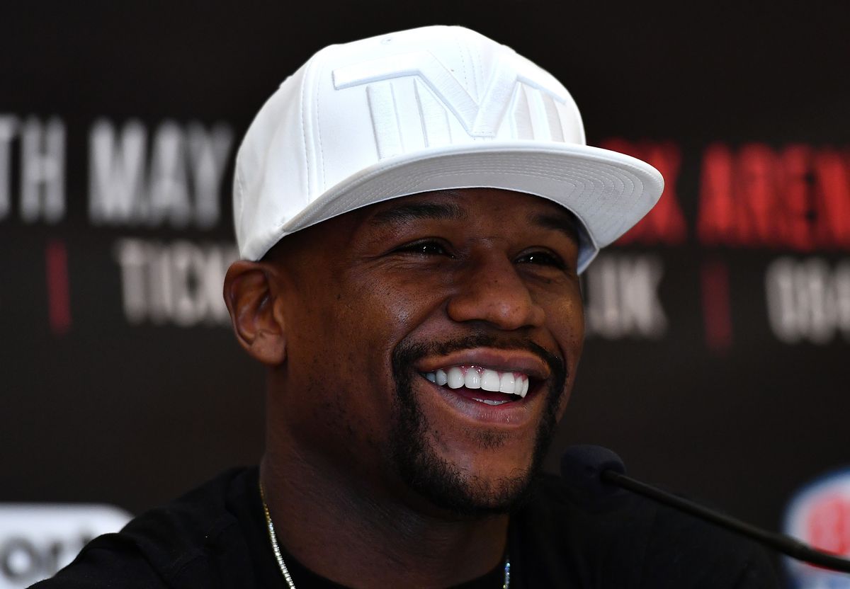 Floyd Mayweather i-a interzis logodnicei să mai intre în casă! Motivul pentru care dansatoarea s-a mutat într-un apartament