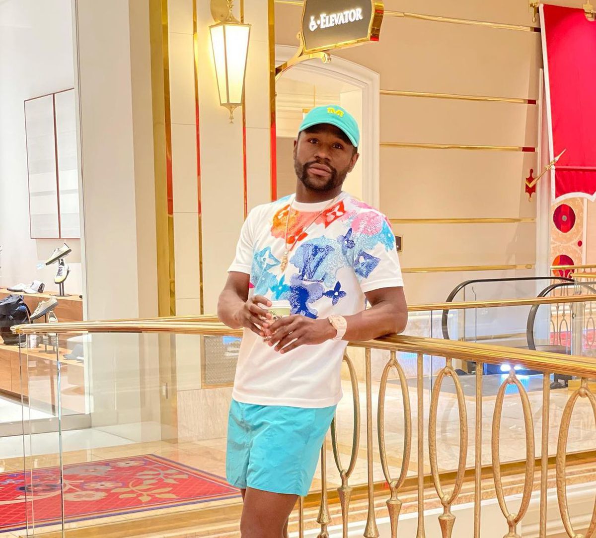 Floyd Mayweather, scandal cu fratele viitorului său adversar! L-a bătut și l-a amenințat: „O să-l omor pe nenorocitul ăsta”