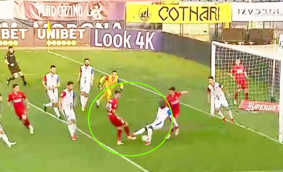 Croiți să facă penalty-uri în debut de meci » Două momente greu de explicat în Botoșani - FCSB