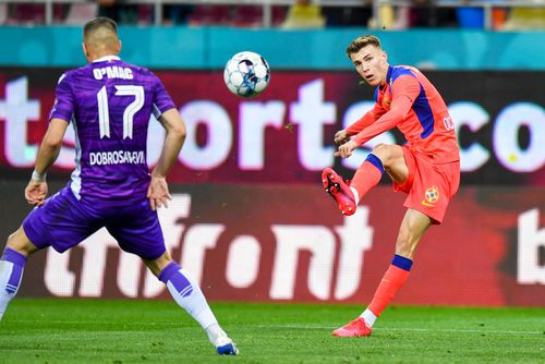 Octavian Popescu, FCSB, în dreapta // foto: Raed Krishan - GSP