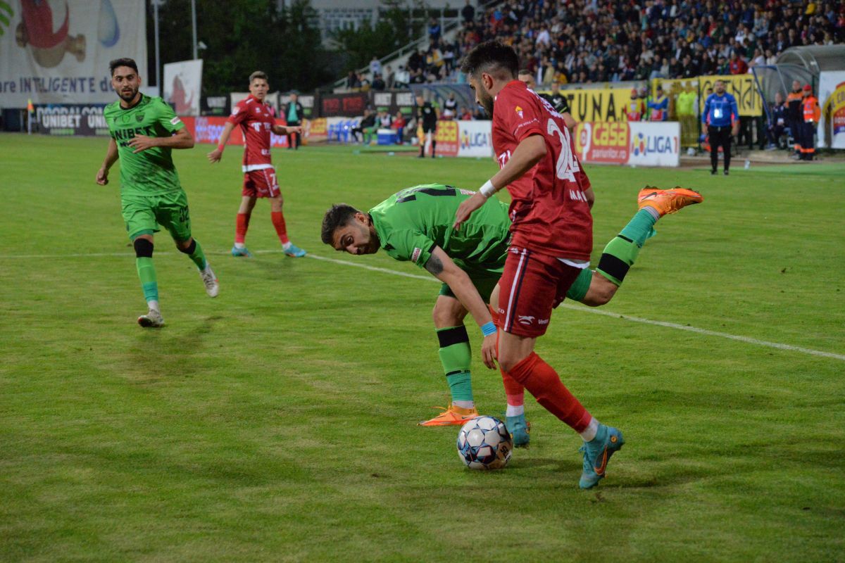 Potecă spre baraj! În inferioritate numerică, Dinamo câștigă thrillerul cu 5 goluri de la Botoșani