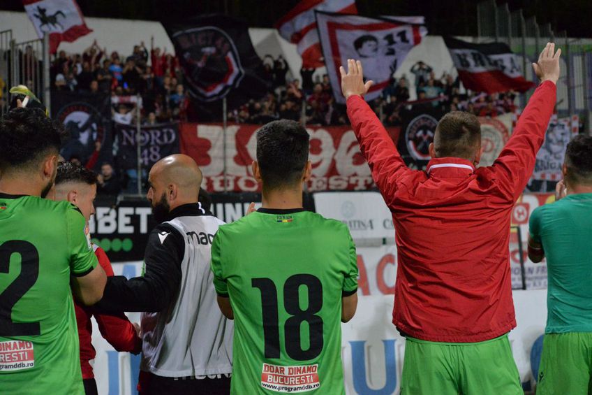 Dinamo a câştigat la Botoşani, 3-2, deşi a jucat o repriză în 10 jucători, şi a ajuns la 3 victorii consecutive în Liga 1 / foto: Ionuț Tăbultoc