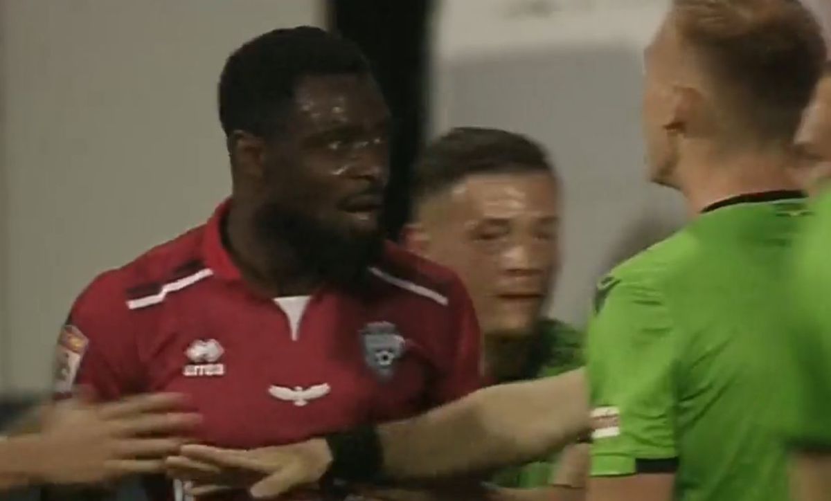 Dinamo, în „10” o repriză » Confuzie totală la Botoșani: de ce a fost eliminat Balthazar Pierret