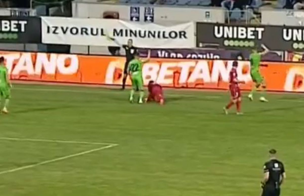 Dinamo, în „10” o repriză » Confuzie totală la Botoșani: de ce a fost eliminat Balthazar Pierret