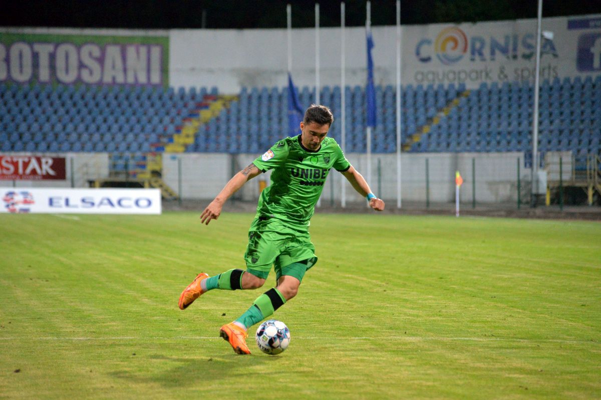 Potecă spre baraj! În inferioritate numerică, Dinamo câștigă thrillerul cu 5 goluri de la Botoșani