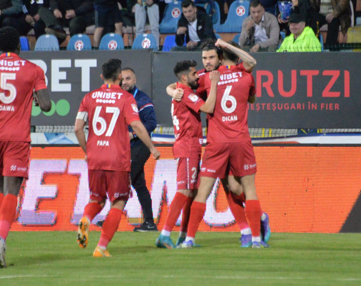 Potecă spre baraj! În inferioritate numerică, Dinamo câștigă thrillerul cu 5 goluri de la Botoșani