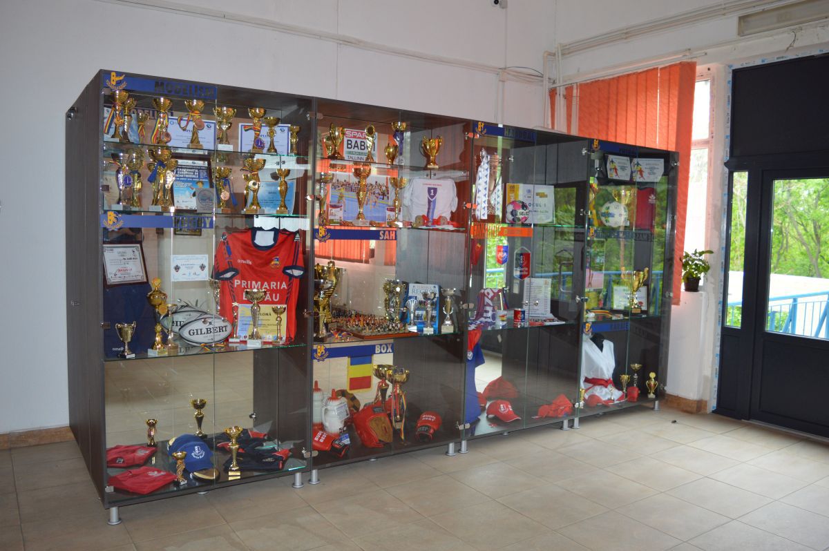 Finală de 7* pe stadion de 3* » GSP a vizitat arena care ar putea găzdui duelul de titlu din Liga 1: „Deja ne sună oamenii că vor câte 1.000 de bilete”