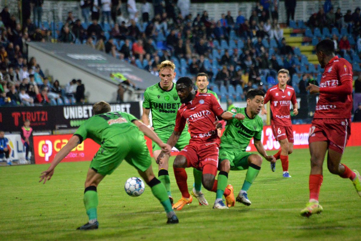 A izbucnit după Botoșani - Dinamo: „Arbitraj mizerabil! Cooperativa a făcut tot ce trebuie, dar noi am jucat cu inima”