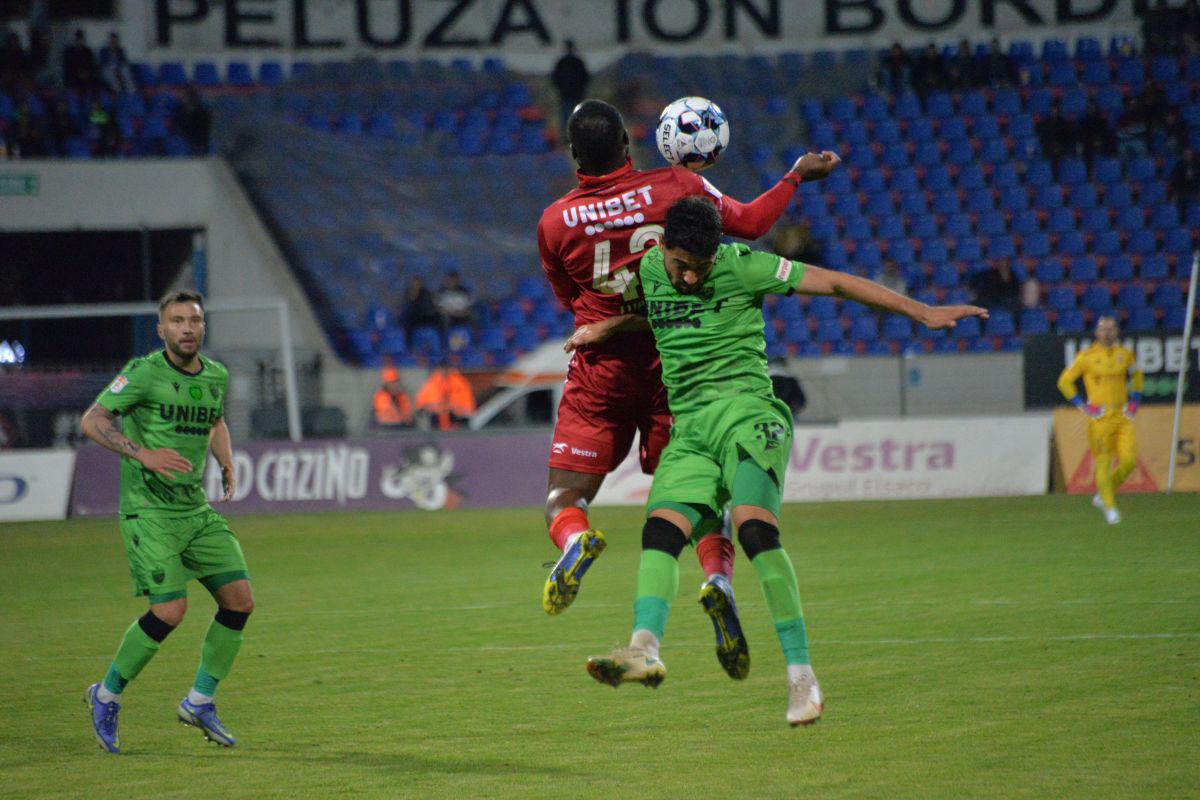 Potecă spre baraj! În inferioritate numerică, Dinamo câștigă thrillerul cu 5 goluri de la Botoșani