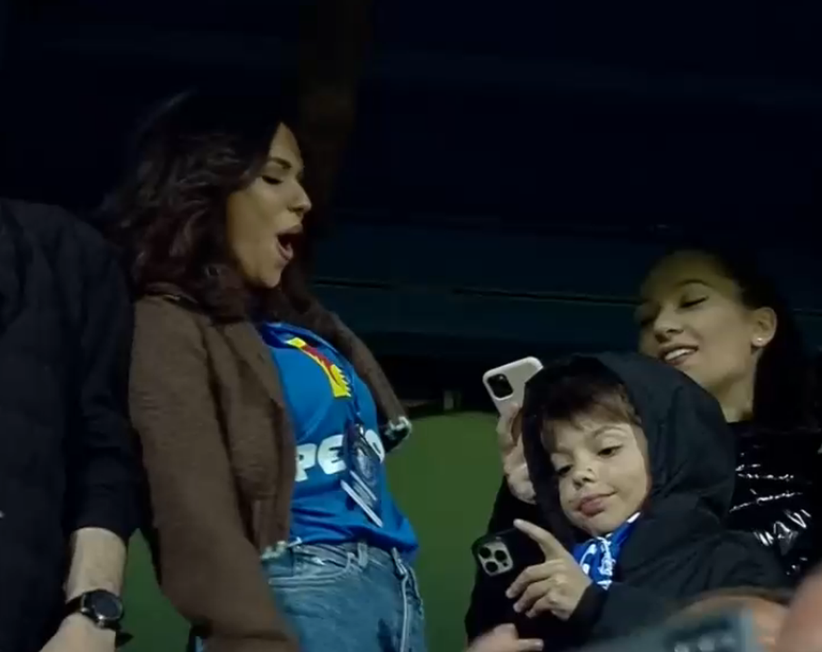 Andreea Bododel în tribune la Farul - Rapid