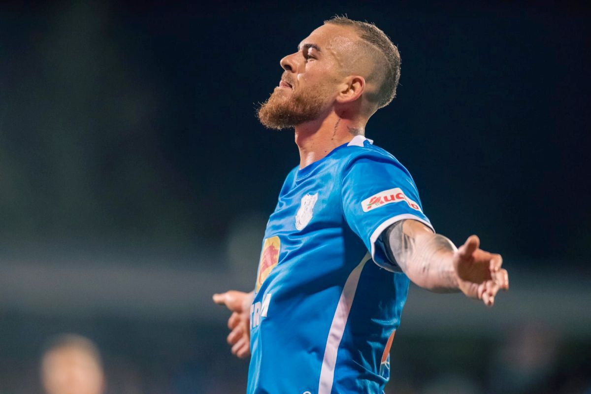 Alibec, hattrick de senzație cu Rapid » Golul 3 e o bijuterie