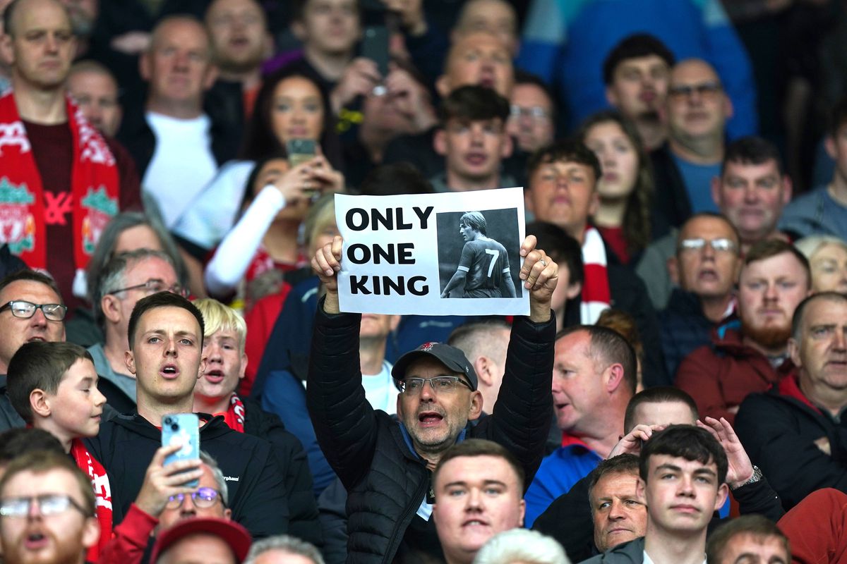 Protest pe Anfield » Ce au făcut suporterii lui Liverpool în ziua încoronării Regelui Charles
