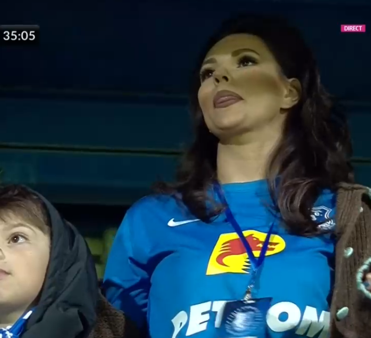 Andreea Bododel în tribune la Farul - Rapid