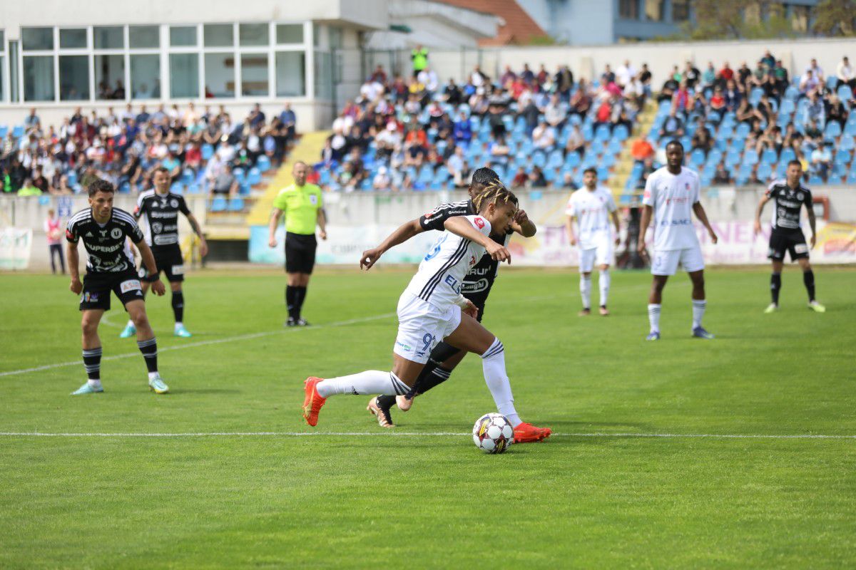 FC Botoșani - U Cluj 0-0 » Remiză albă în primul meci al zilei în SuperLigă. Clasamentul actualizat
