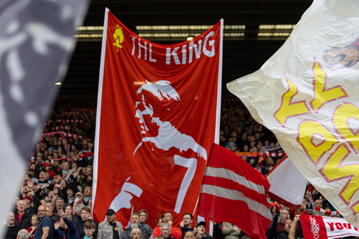 Fanii lui Liverpool, protest împotriva Regelui Charles