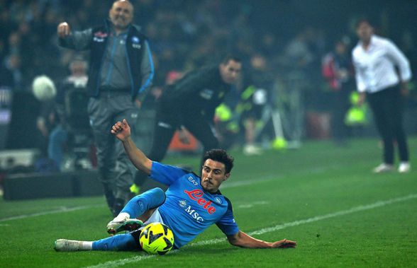 Suporterii lui Napoli au scos la vânzare brazde de gazon de pe stadionul din Udine, la 700 de euro bucata!