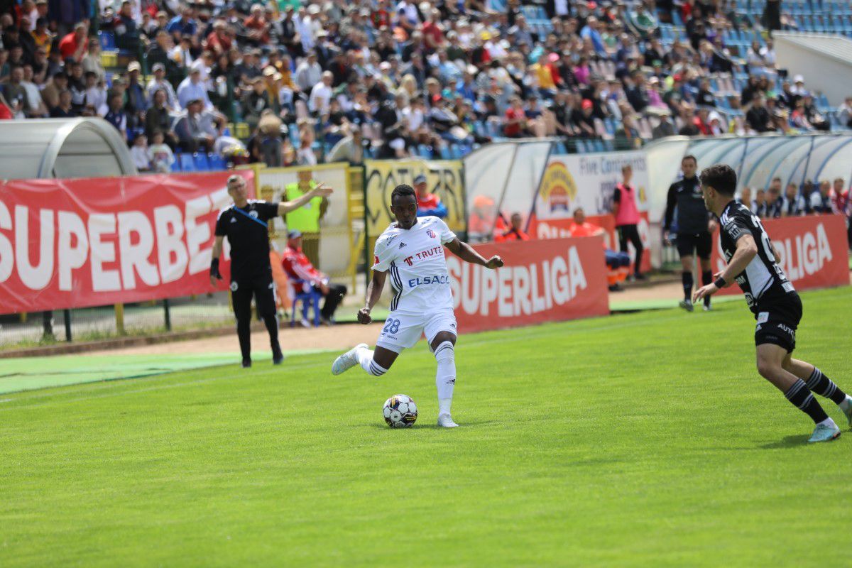 FC Botoșani - U Cluj 0-0 » Remiză albă în primul meci al zilei în SuperLigă. Clasamentul actualizat