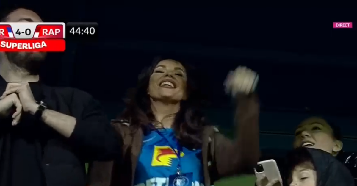 Cea mai sexy fană a Farului a făcut spectacol la meciul cu Rapid » S-a dezlănțuit în tribune, apoi a postat un mesaj ironic: „Nu plânge!”