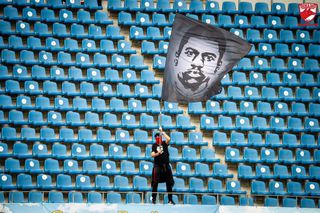 Moment de reculegere la Dinamo - Rapid în memoria lui Patrick Ekeng