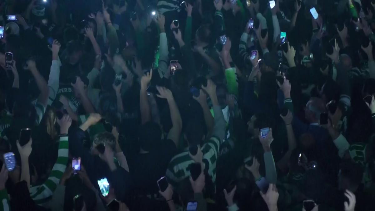 Noapte albă la Lisabona! Sporting a câştigat campionatul Portugaliei și mii de fani au ieșit pe străzi