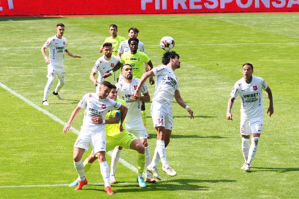 Poli Iași, victorie controversată la Sibiu: „Rușine, rușine să vă fie!” » Dinamo e ultima și doar un MIRACOL o ține în Superligă!