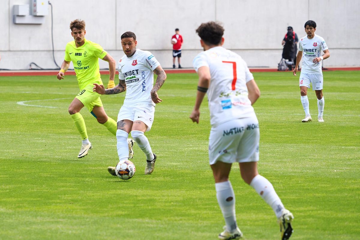 Poli Iași, victorie controversată la Sibiu: „Rușine, rușine să vă fie!” » Dinamo e ultima și doar un MIRACOL o ține în Superligă!