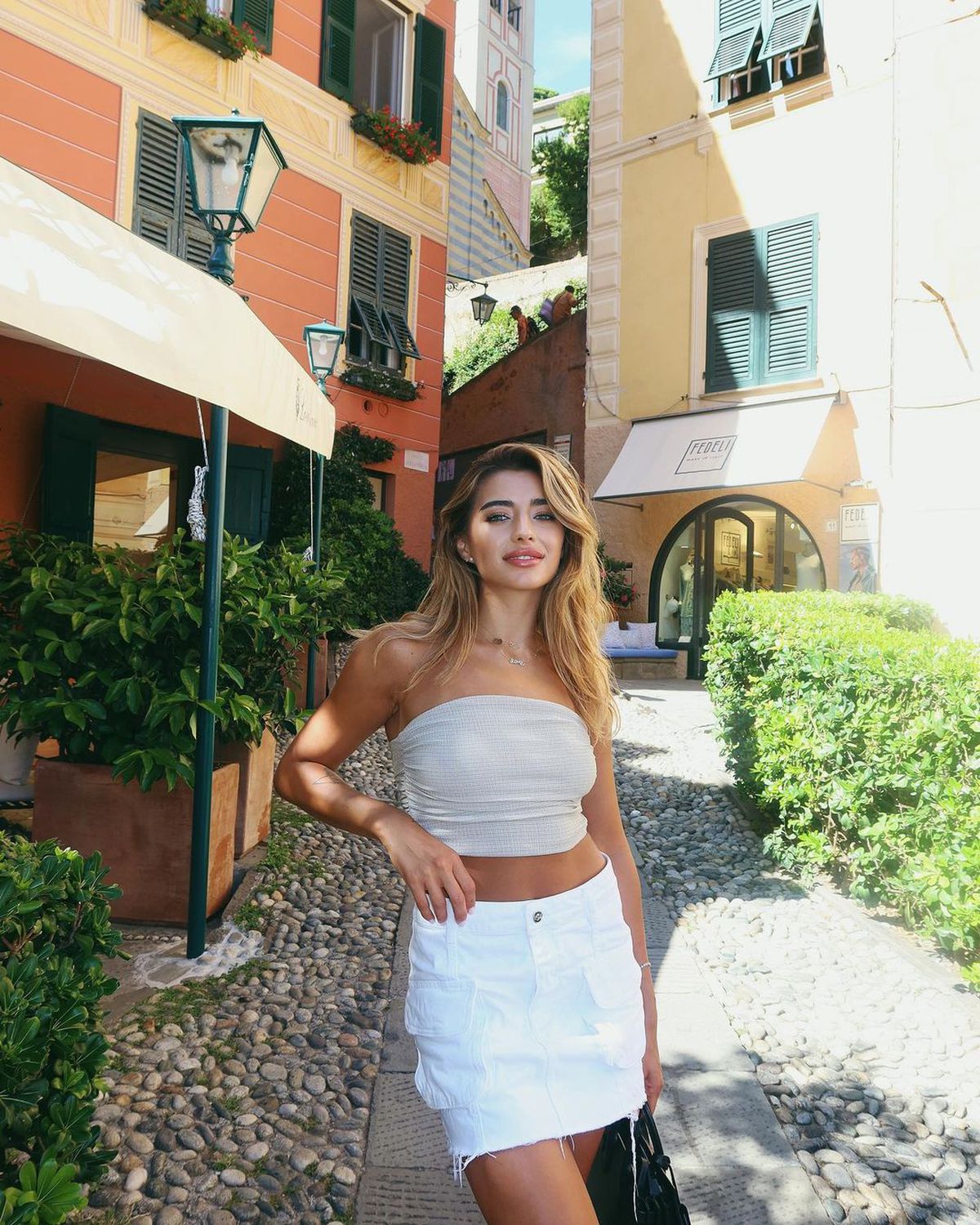 „Bă, te duci și semnezi!” » Acum s-a aflat! Cum a driblat-o Dennis Man pe Anamaria Prodan: „De aici problema cu doamna”