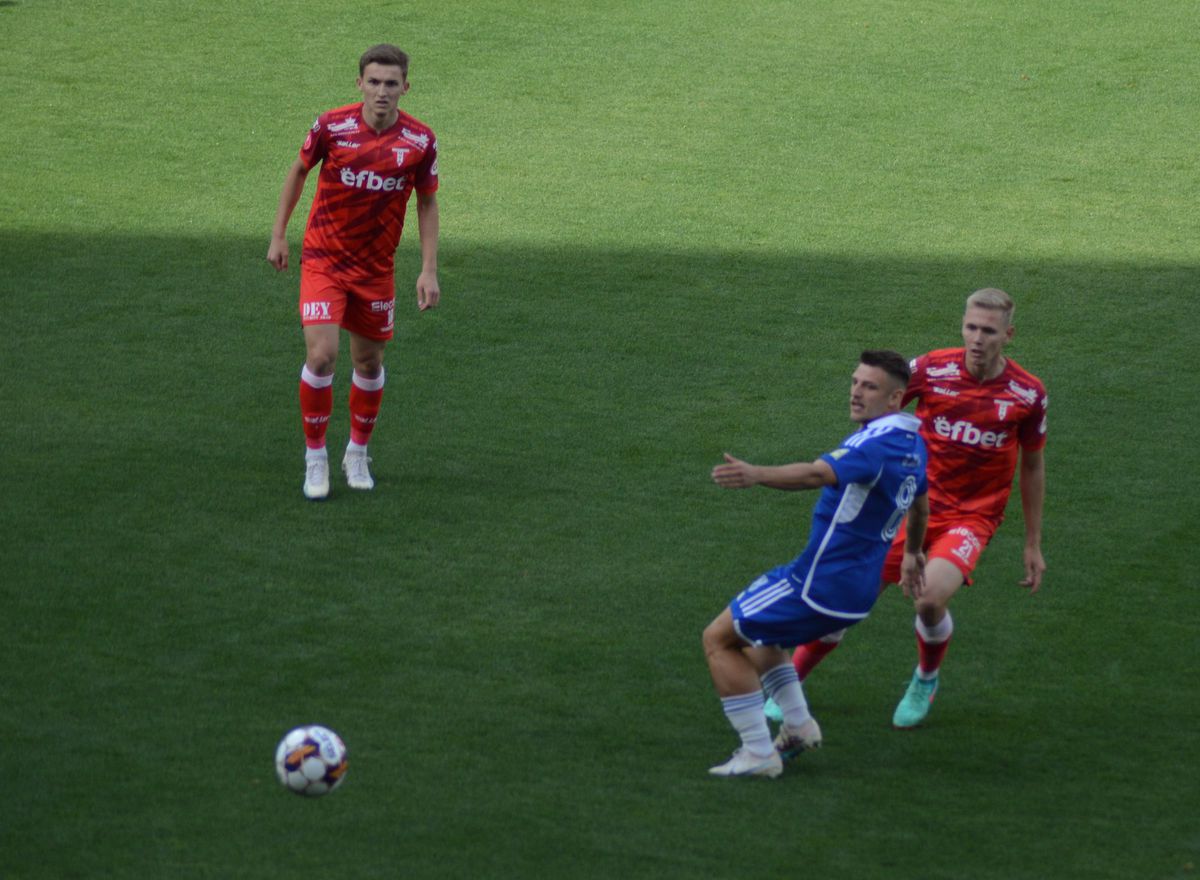 Rezultat important pentru Dinamo în UTA Arad - FCU Craiova