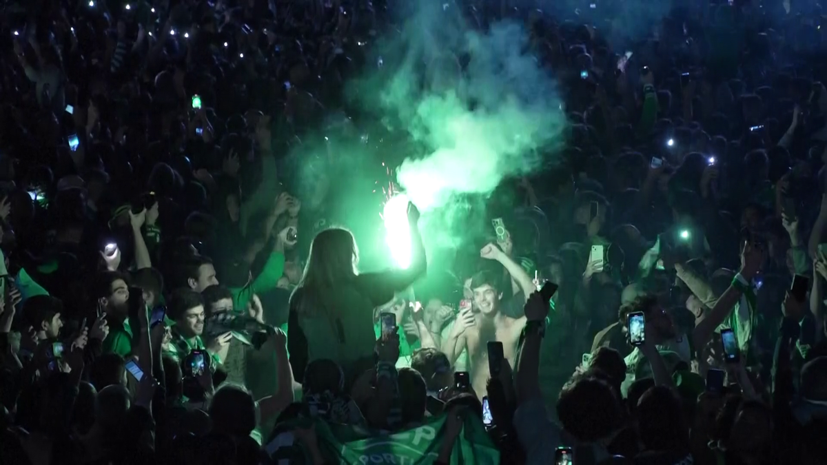 Noapte albă la Lisabona! Sporting a câştigat campionatul Portugaliei și mii de fani au ieșit pe străzi